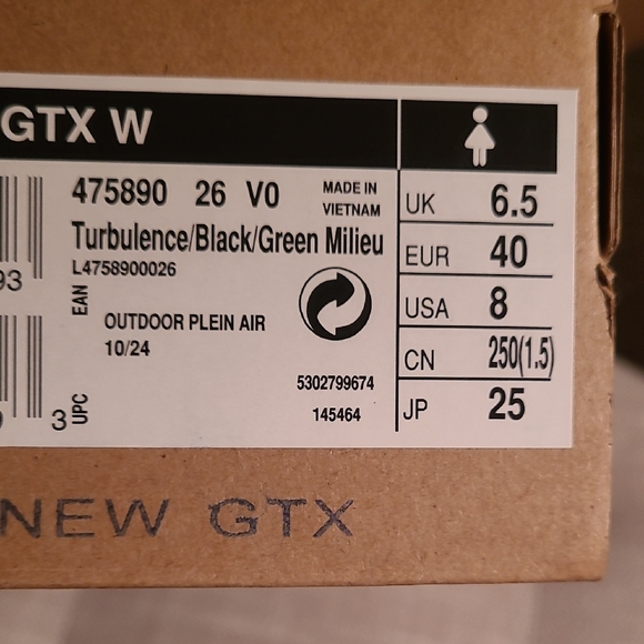 NWT- Salomon Women's Hiking Sneakers, Brand New And Never Worn - Picture 3 of 6